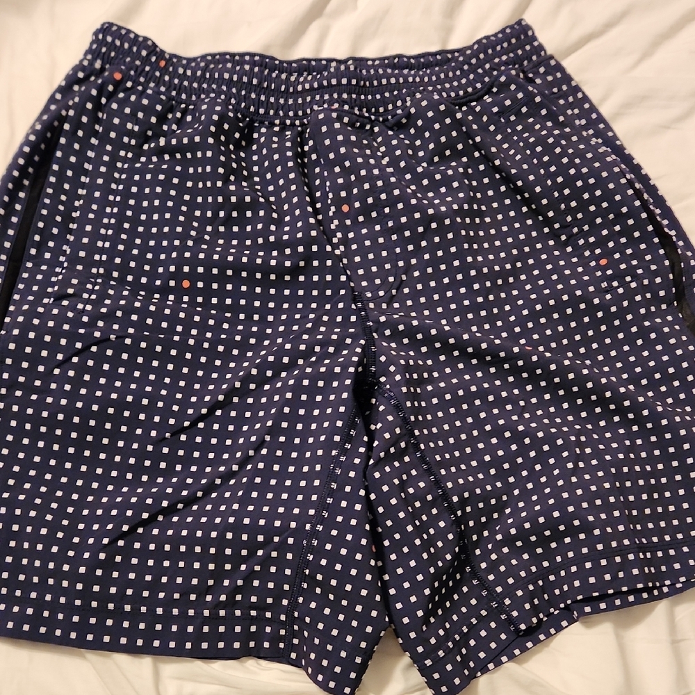 Lululemon Athletica Men's Navy Patterned Athletic Shorts